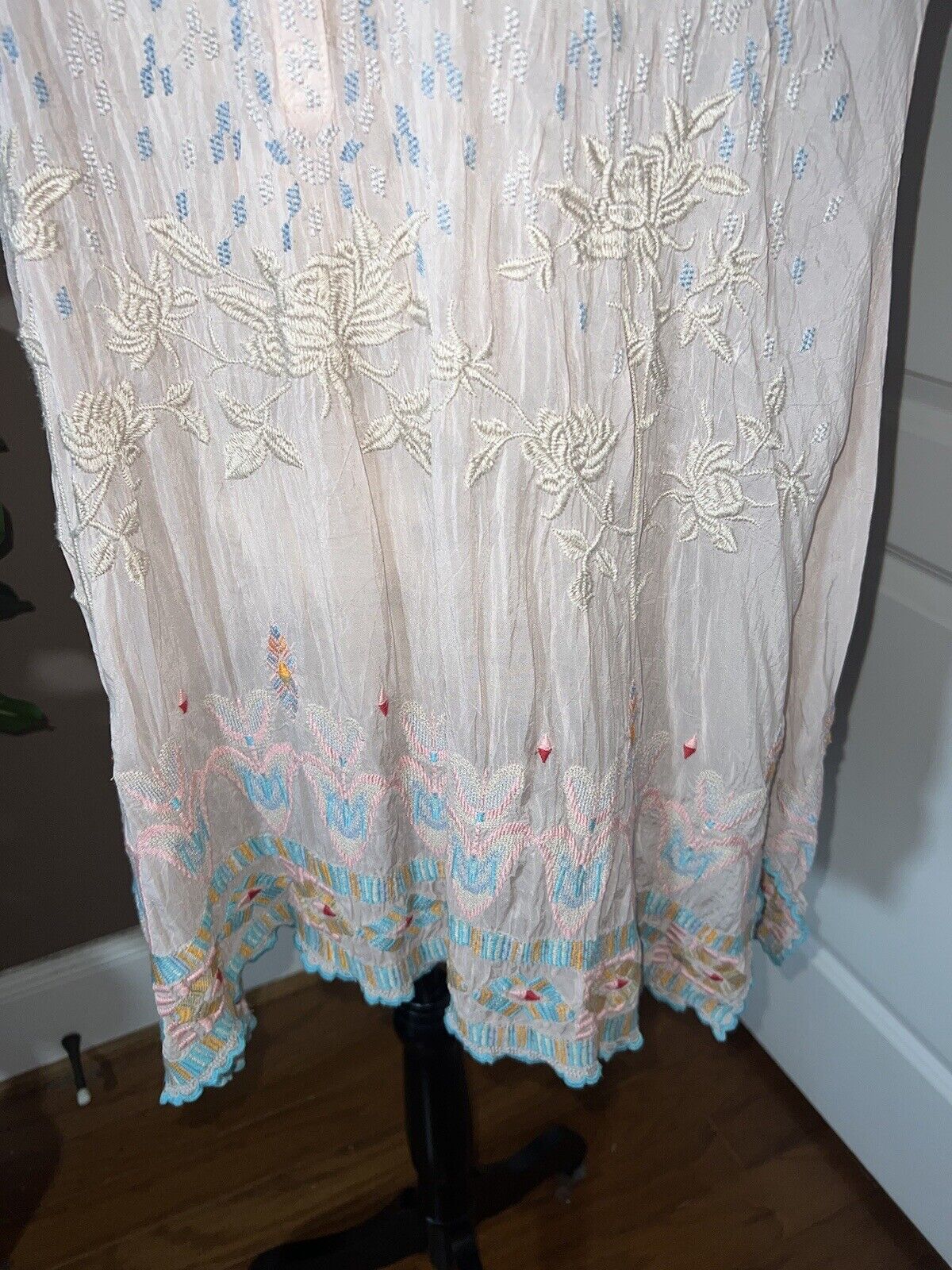 Johnny Was Pale Pink Embroidered Silky Tunic Top Mini Dress M Medium SUMMER