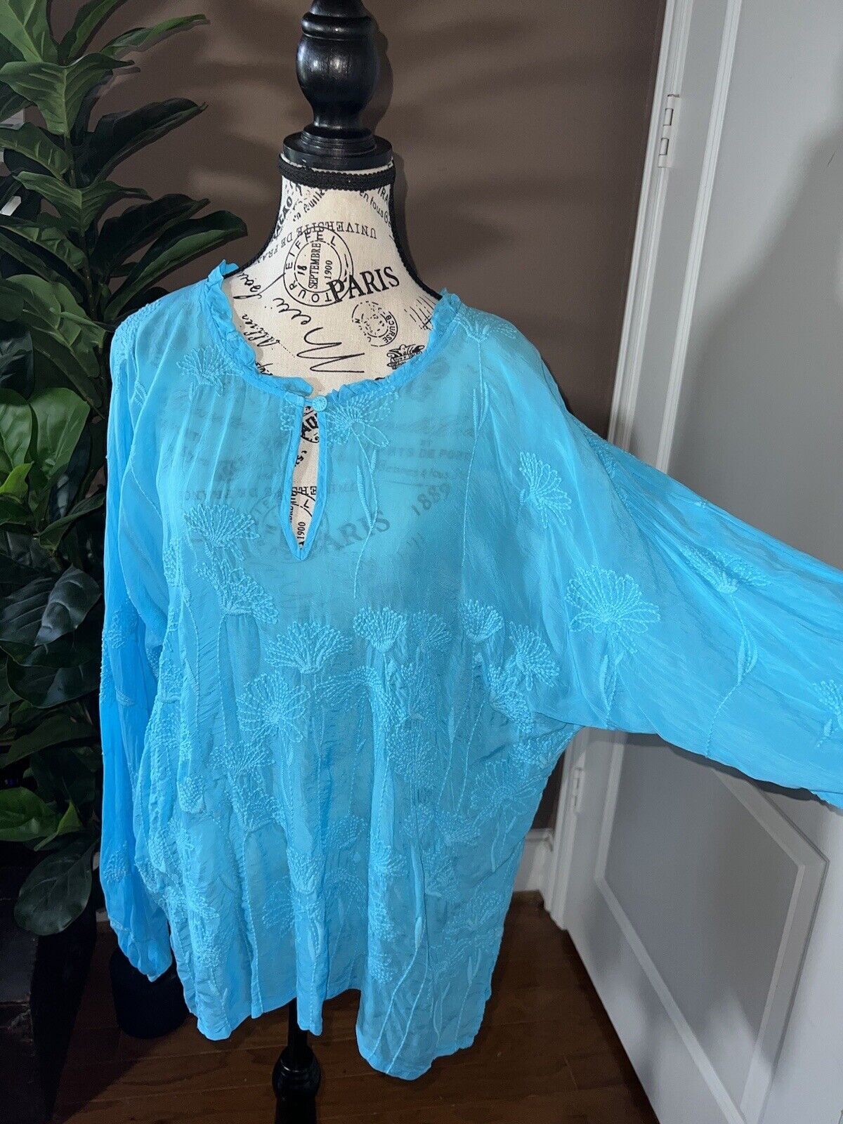 Johnny Was Sz XL Silky Pacific Blue Tunic Top Tonal Embroidery Peplum