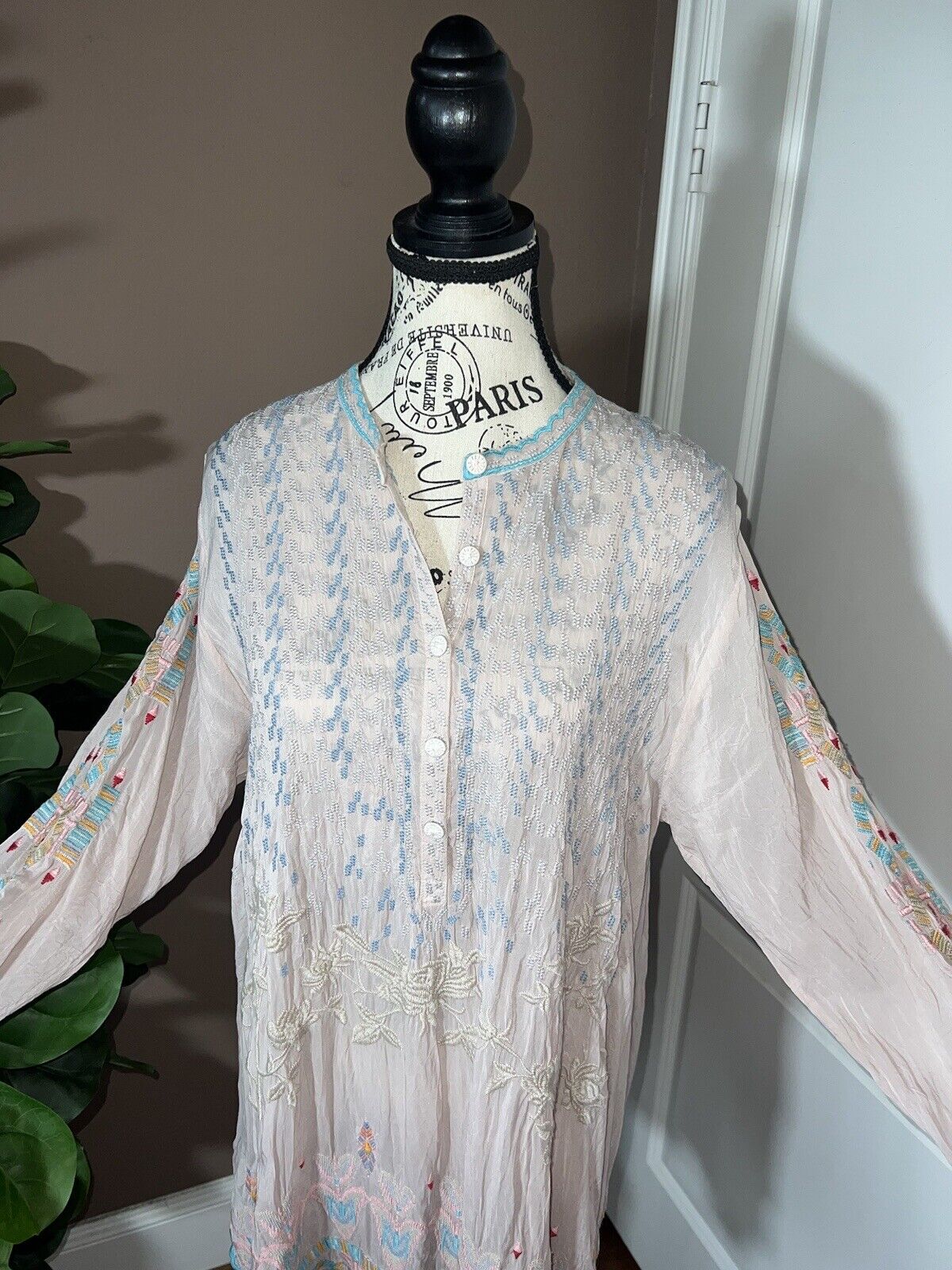 Johnny Was Pale Pink Embroidered Silky Tunic Top Mini Dress M Medium SUMMER