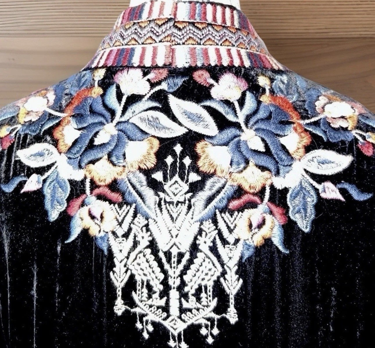 Johnny Was Velvet Kimono Wrap Jacket M Medium Black Embroidery Duster Oversized Johnny Was