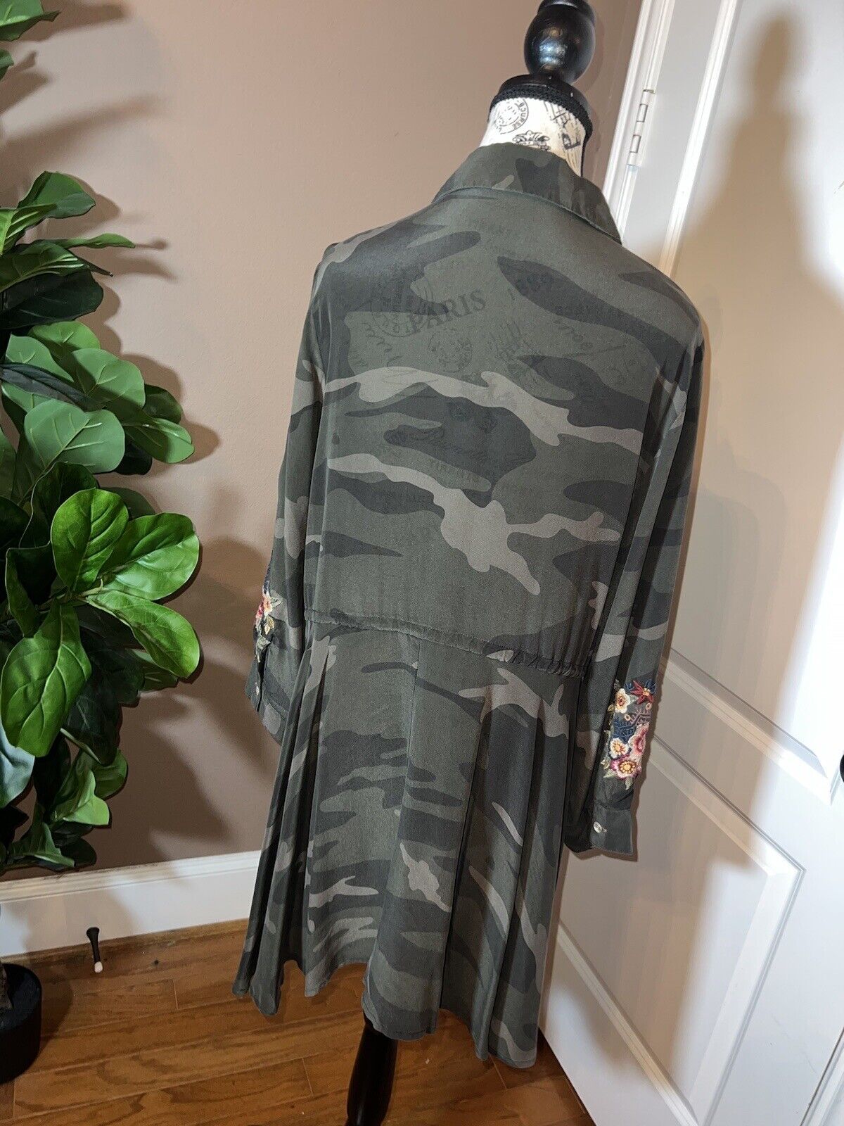 Johnny Was 100% Silk Mini Dress Camo Tunic Top Sz M Medium Excellent Condition