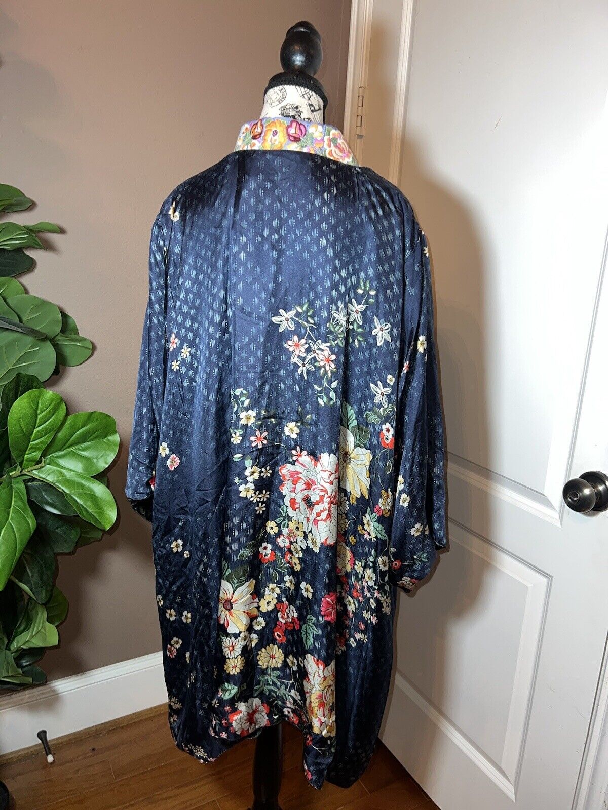 Johnny Was Velvet & Silk Kimono Wrap Sz 1XL 1X XL REVERSIBLE Jewel Tones Floral