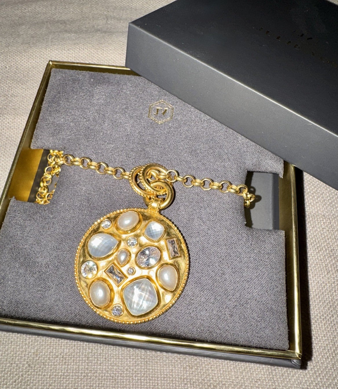 8972013