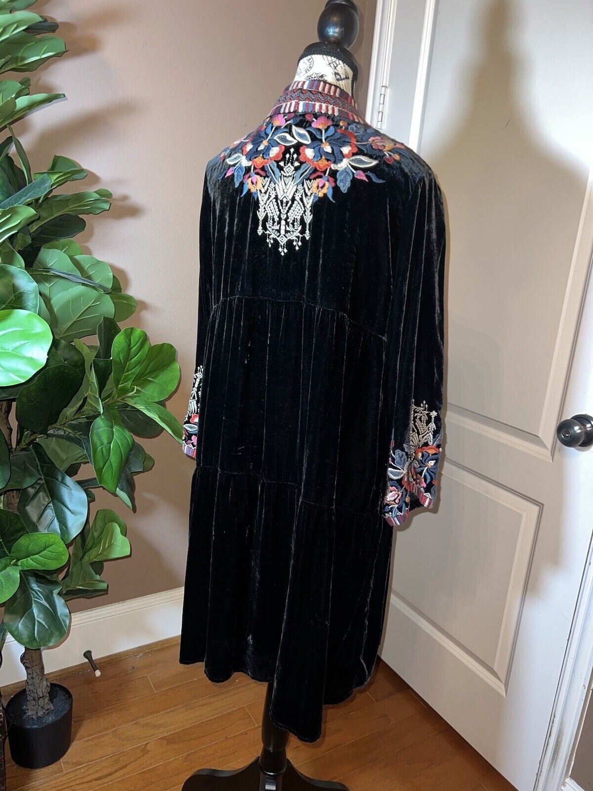 Johnny Was Velvet Kimono Wrap Jacket M Medium Black Embroidery Duster Oversized