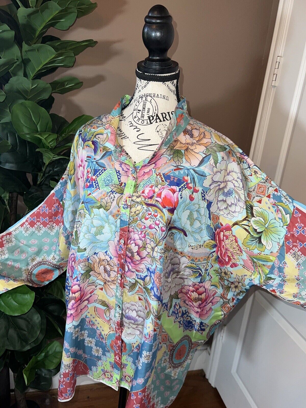 Johnny Was 100% Silk Long Sleeve Tunic Top Button Up Blouse Sz XL 1X 1XL