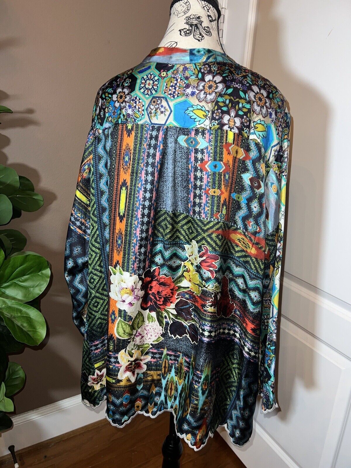 Johnny Was 100% Silk Tunic Top Scalloped Hem Jewel Tone 1XL 1X XL