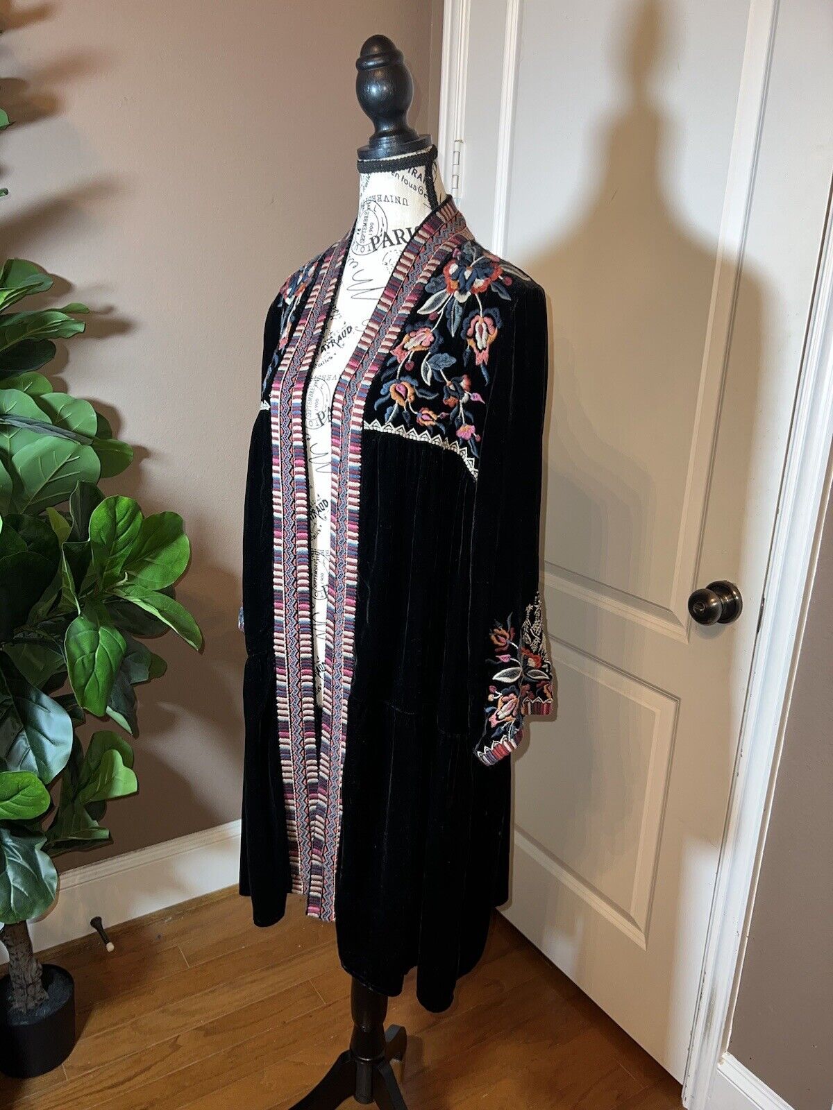 Johnny Was Long Velvet Kimono Wrap Jacket 2X 2XL Black Embroidery Duster Oversiz