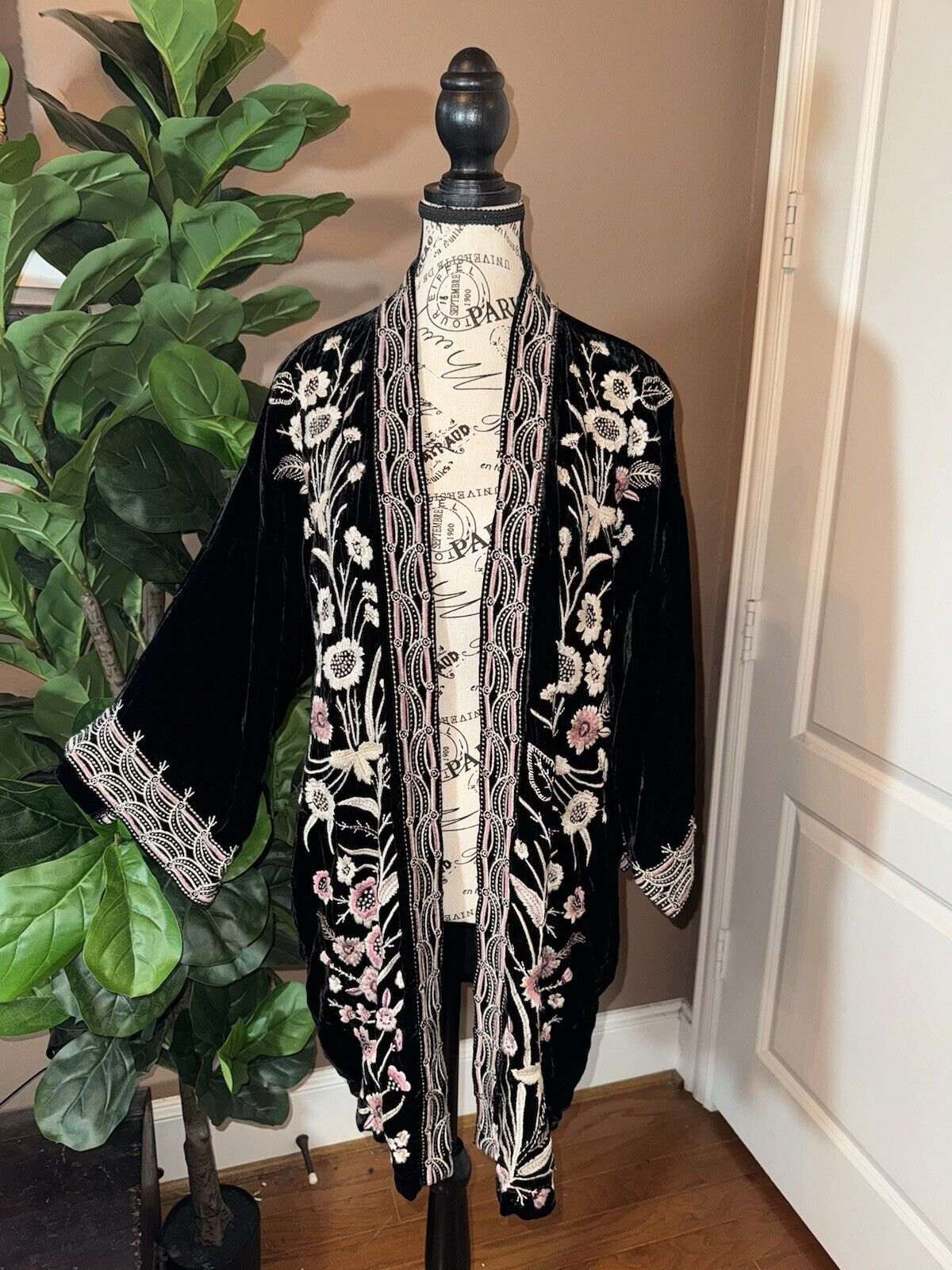 Johnny Was Black Velvet Long Kimono Duster Wrap M Medium Embroidered