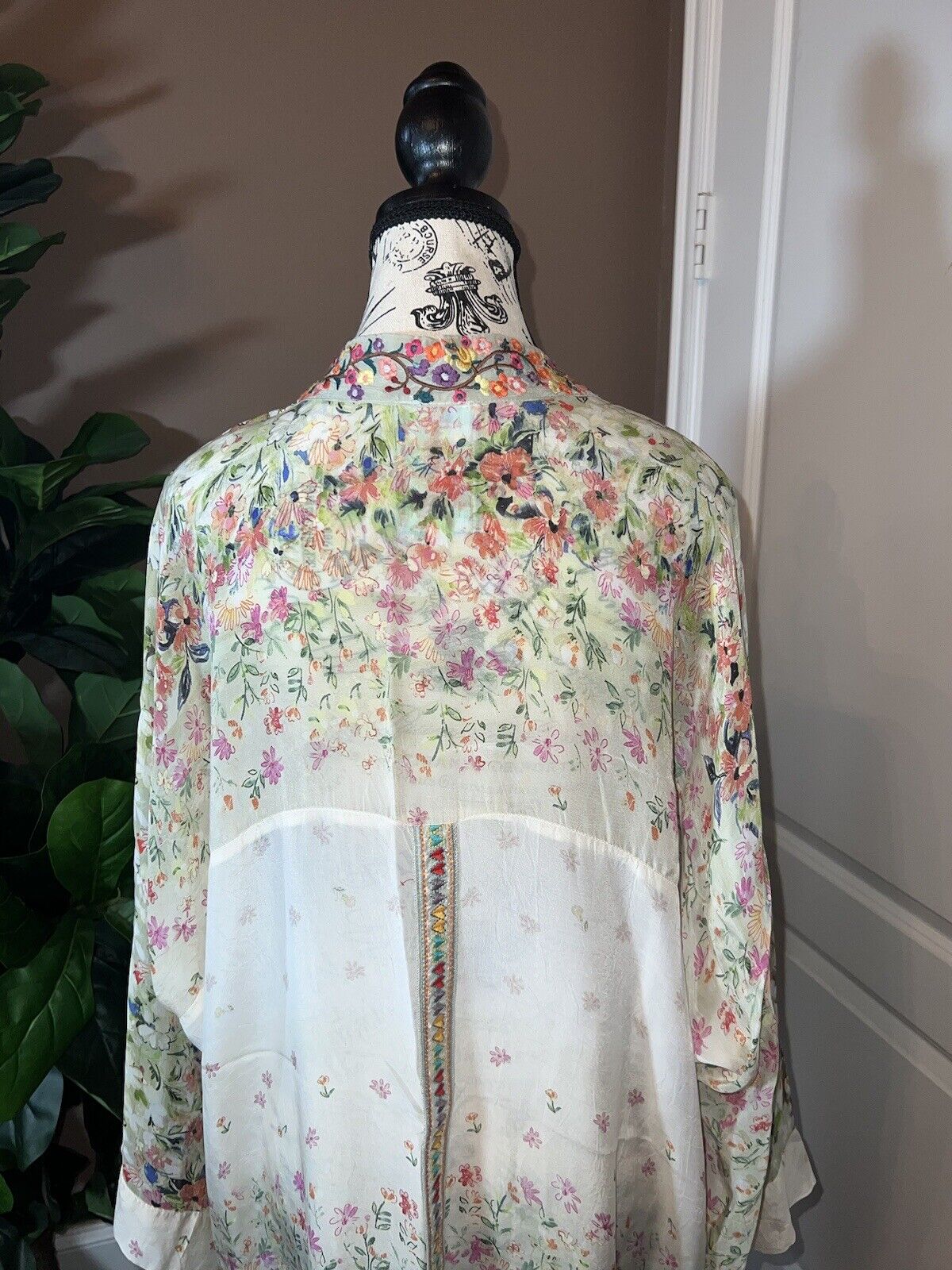 Johnny Was Silky Long Kimono Floral Ivory Pockets Embroidered XXL 2XL 2X SPRING