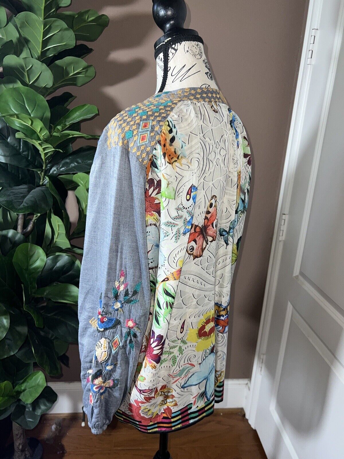 Johnny Was Large L Chambray Blue Embroidered & Silk Back Tunic Top BUTTERFLY