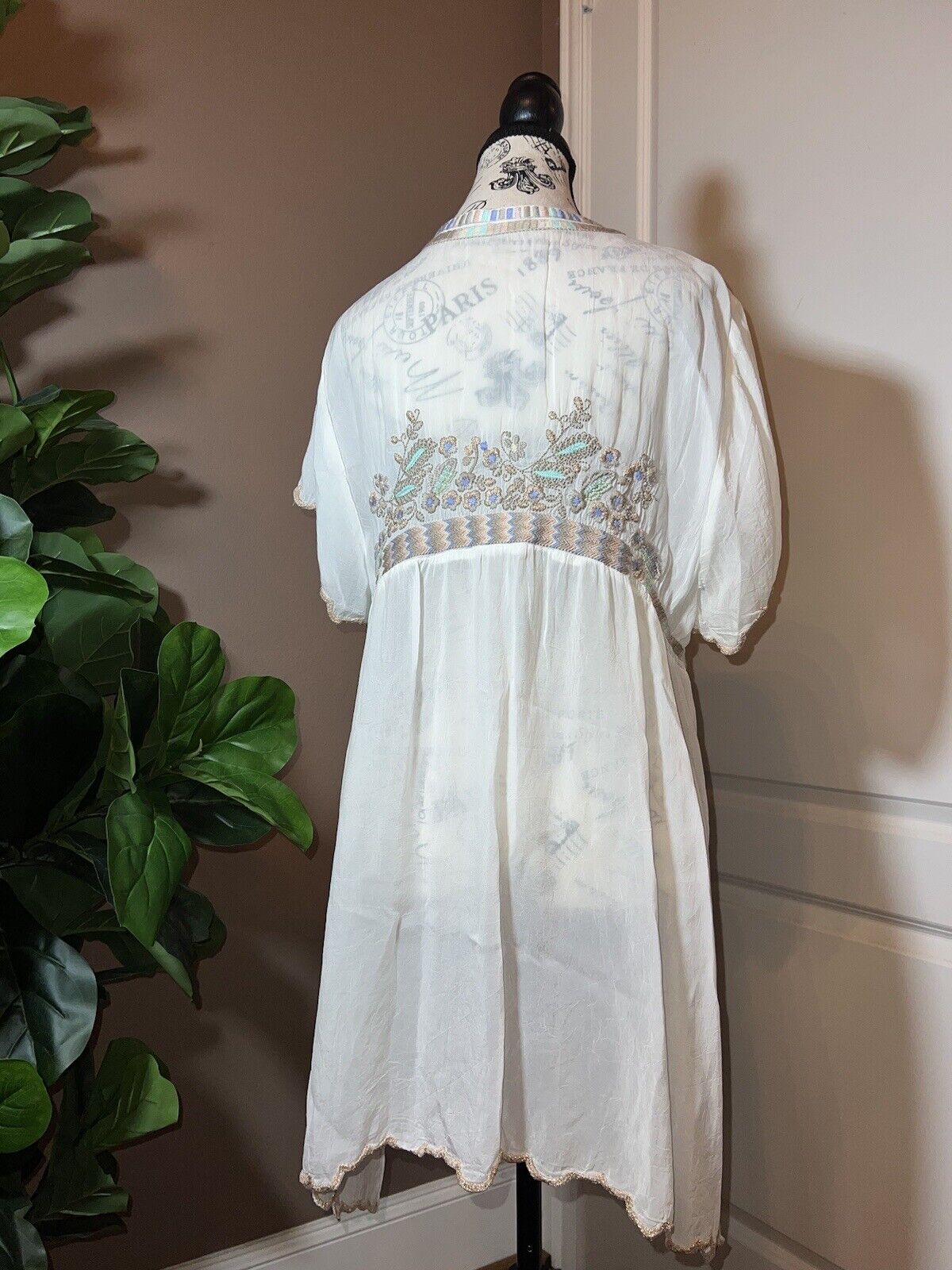 Johnny Was Sz XL Silky Soft White Tunic Top Mini Dress Pastel & Gold Embroidery