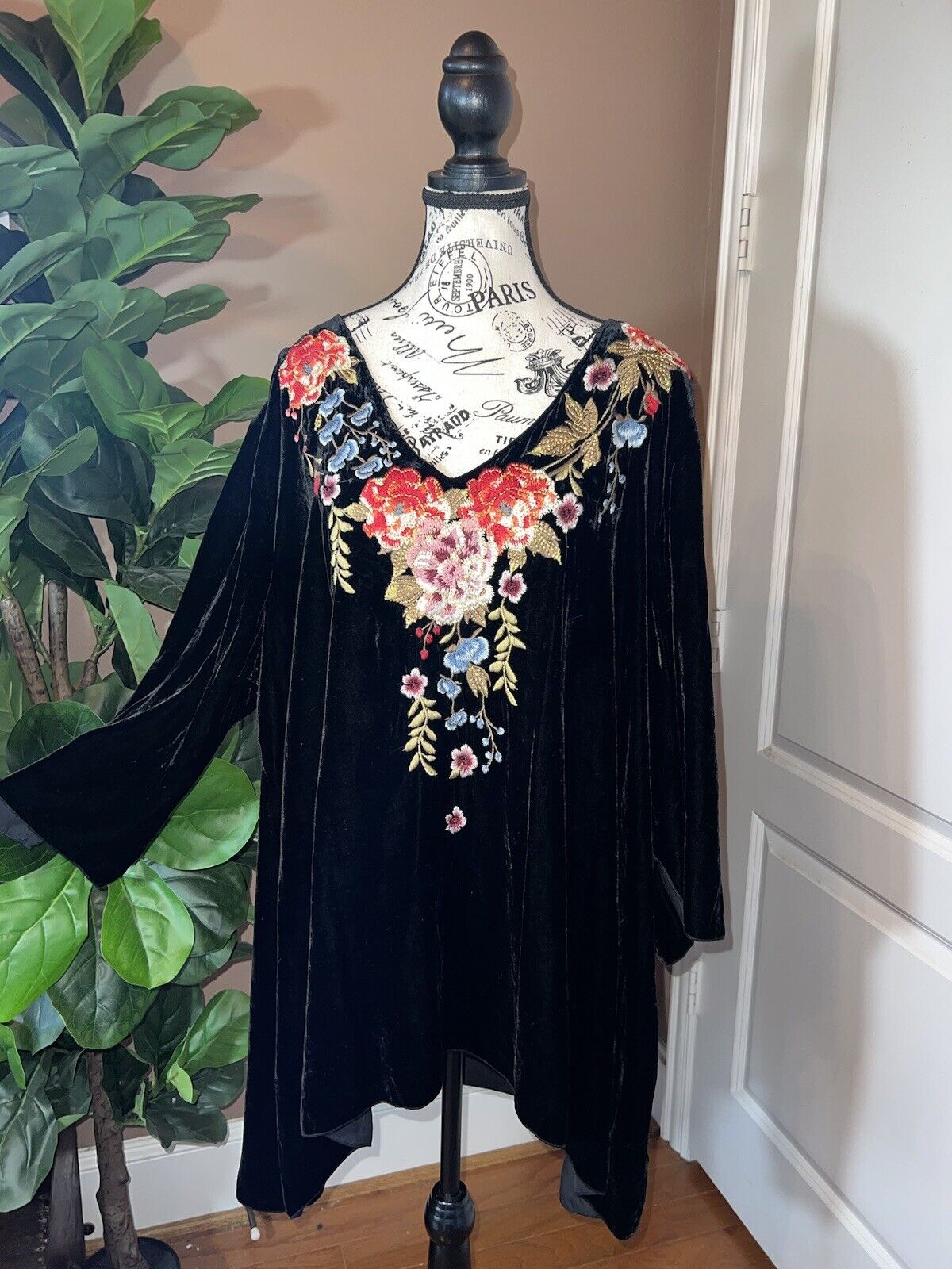 Johnny Was 3X 3XL Black Velvet Embroidered Tunic Top Kimono Gold Thread WOW