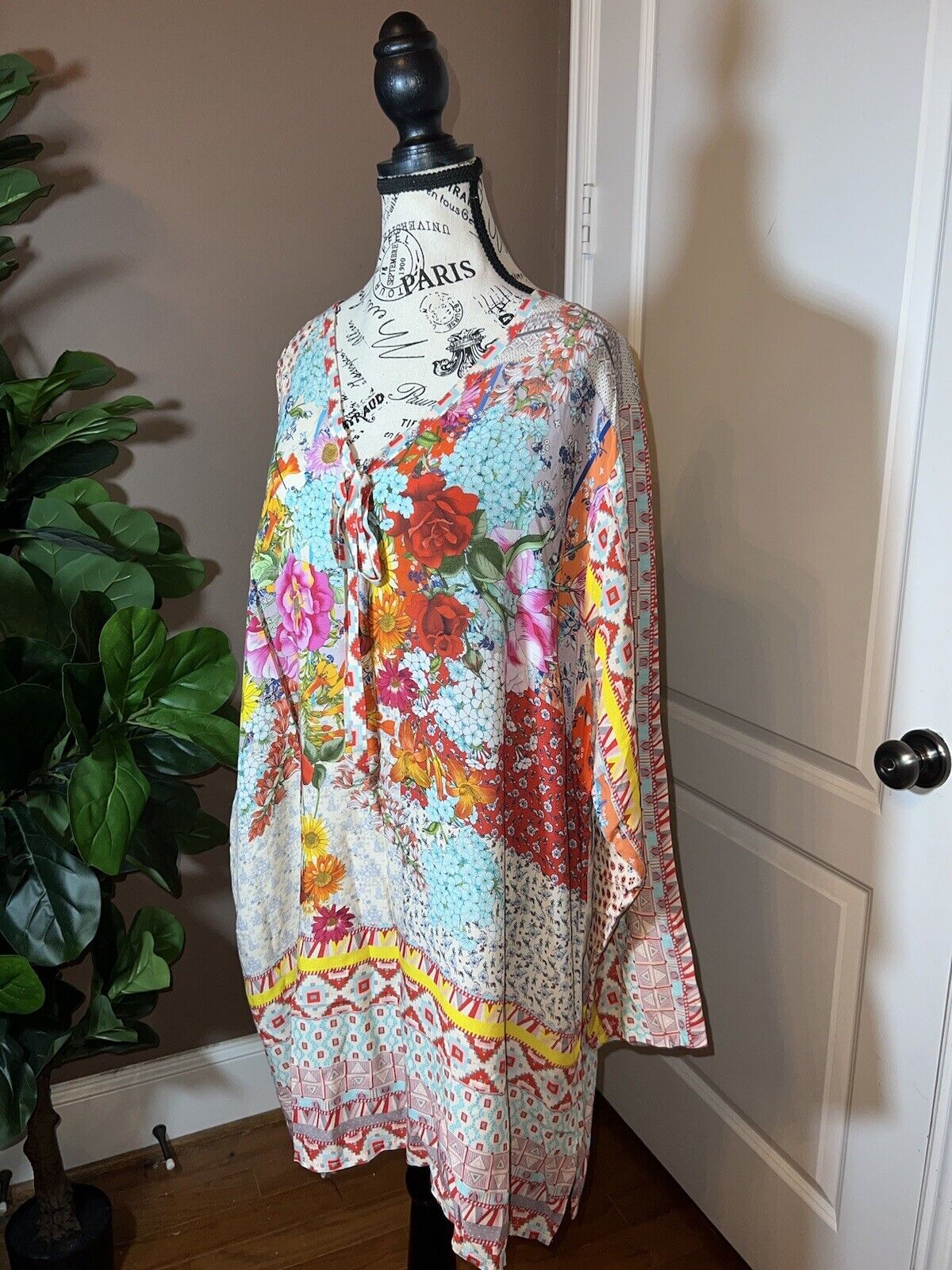 Johnny Was Sz 1X 1XL Silky Floral Spring Tunic Top Beautiful Flowers Flow SPRING