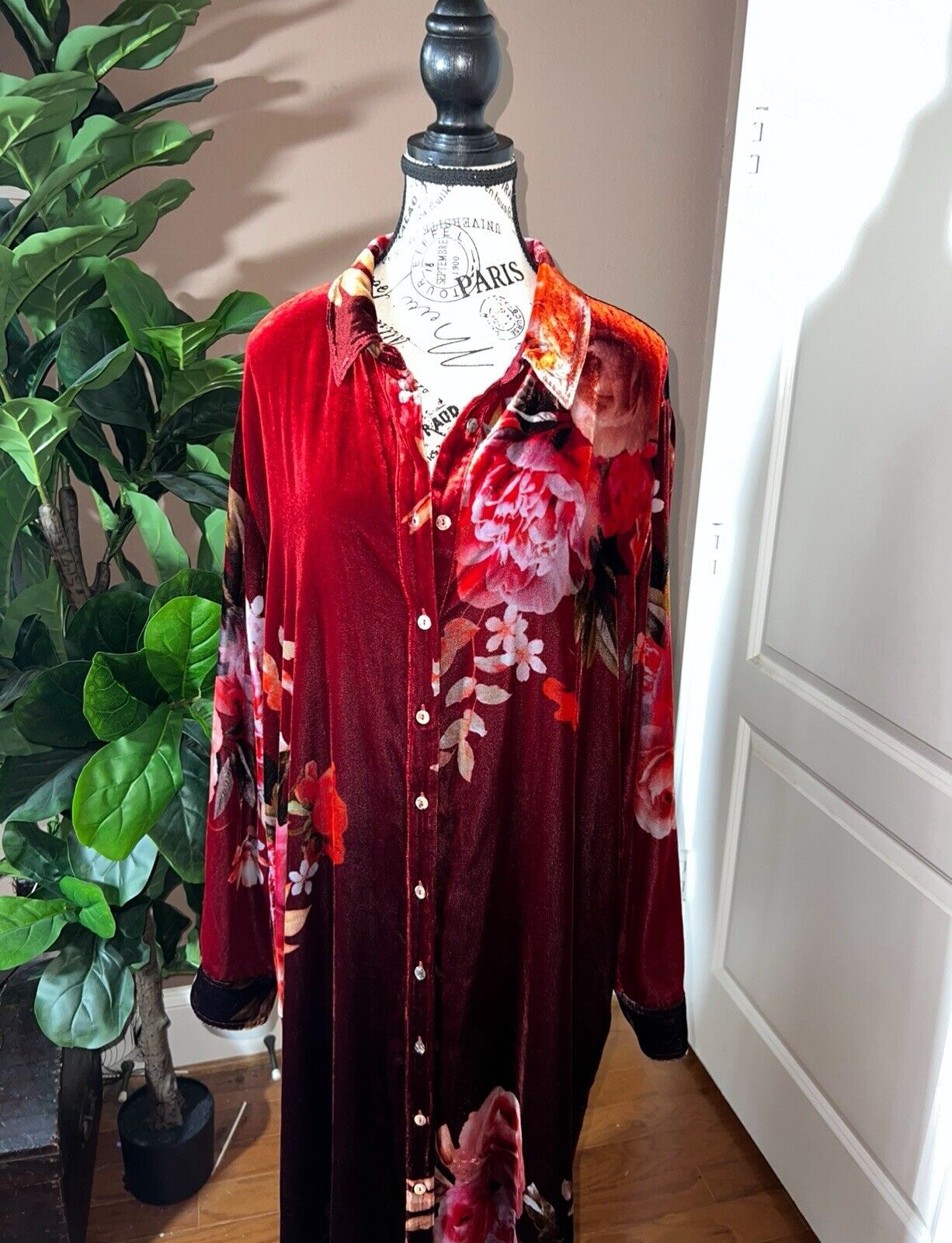 Johnny Was XL Long Velvet Kimono Button Up Shirt Dress Red & Black