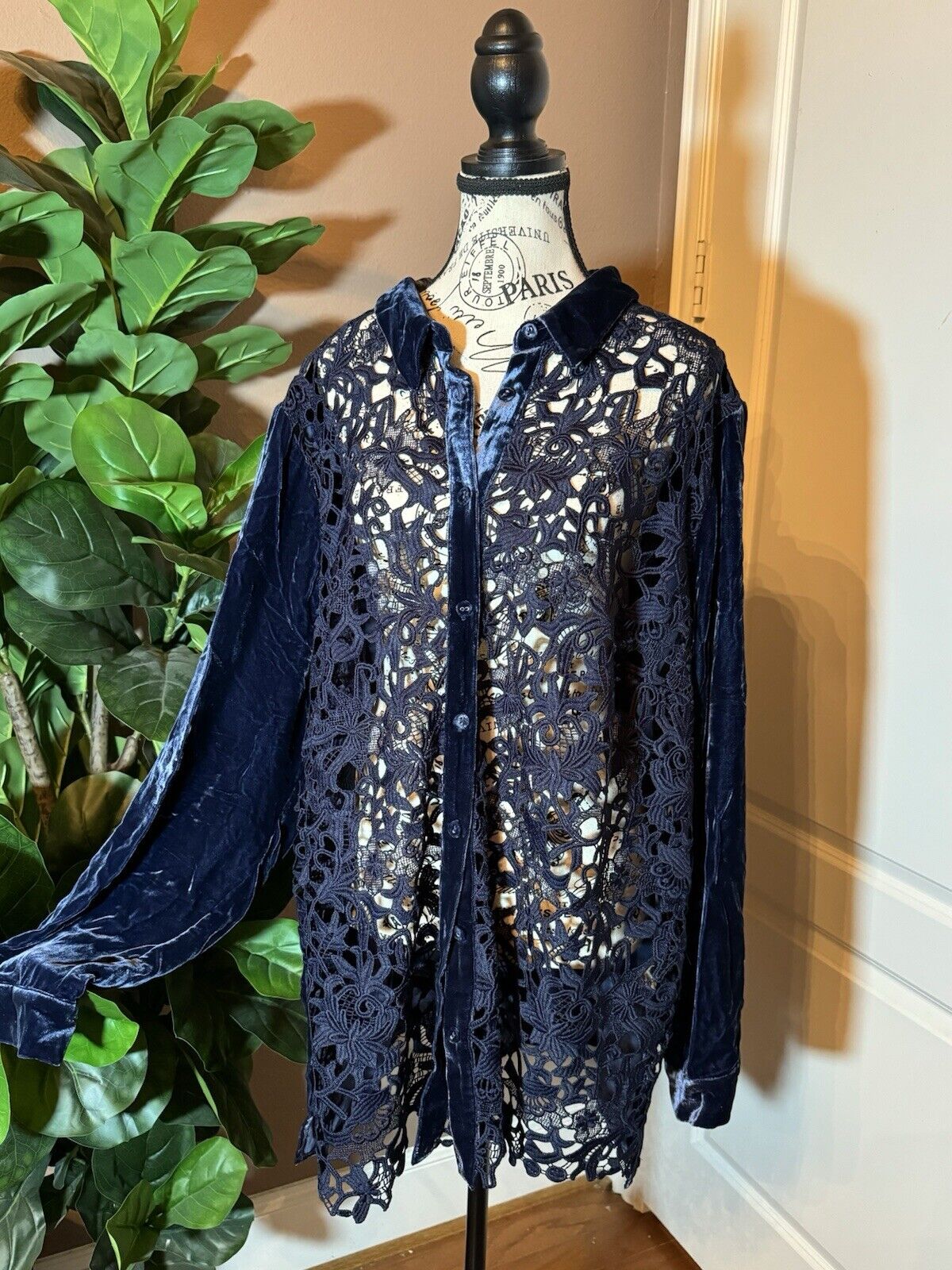 Johnny Was Sz 3XL 3X Blue Velvet & Eyelet Lace Long Sleeve Button Up Top