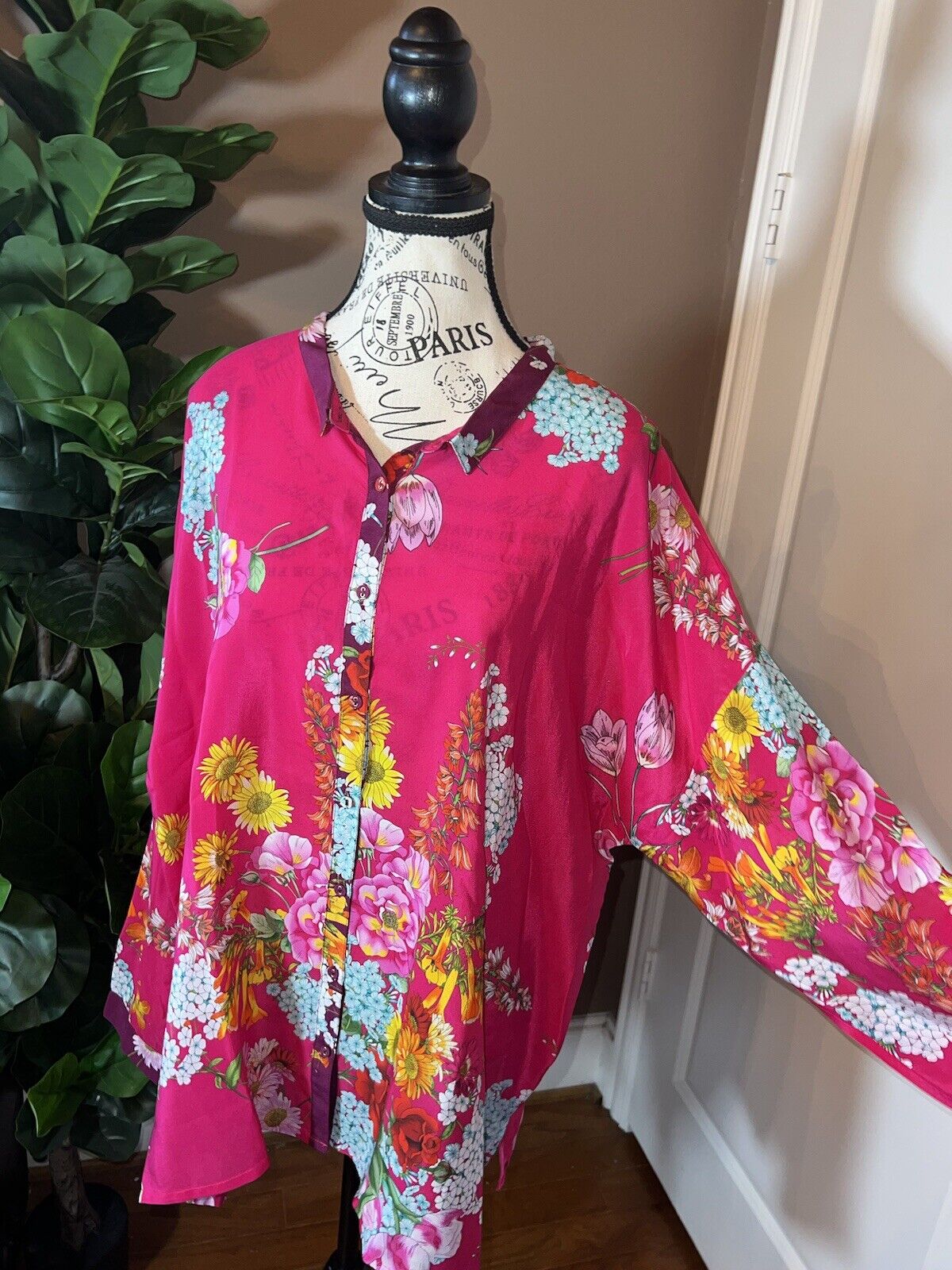 100% Silk Johnny Was Button Up Tunic Top XXL 2X Hot Barbie Pink Floral