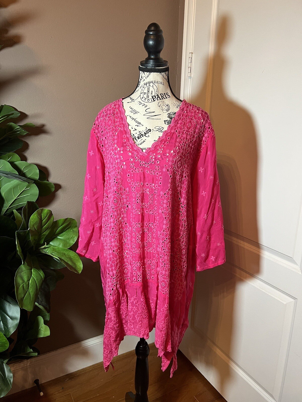 JOHNNY WAS XXL Hot Pink Tunic Top Eyelet Lace Blouse BOHO Shirt Lightweight Cool Johnny Was