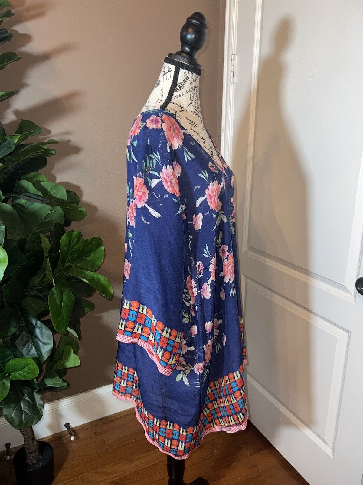 Johnny Was Silky Tunic Top Sz XXL 2XL  2X Navy Blue Floral