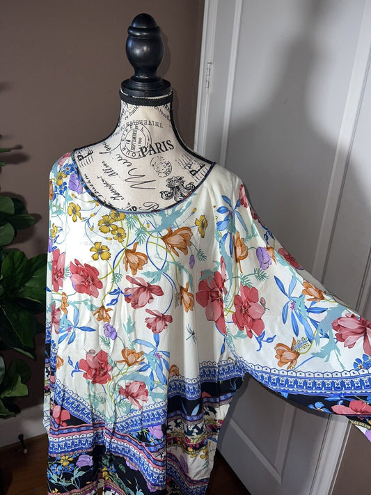 Johnny Was Sz 1X 1XL Silky Floral Tunic Top With Beautiful Flowers Flowy & Cute