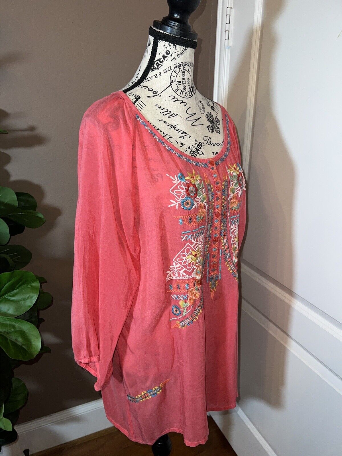 Johnny Was Sz XL Silky Soft Barbie Hot Pink Tunic Top Floral Embroidery SPRING