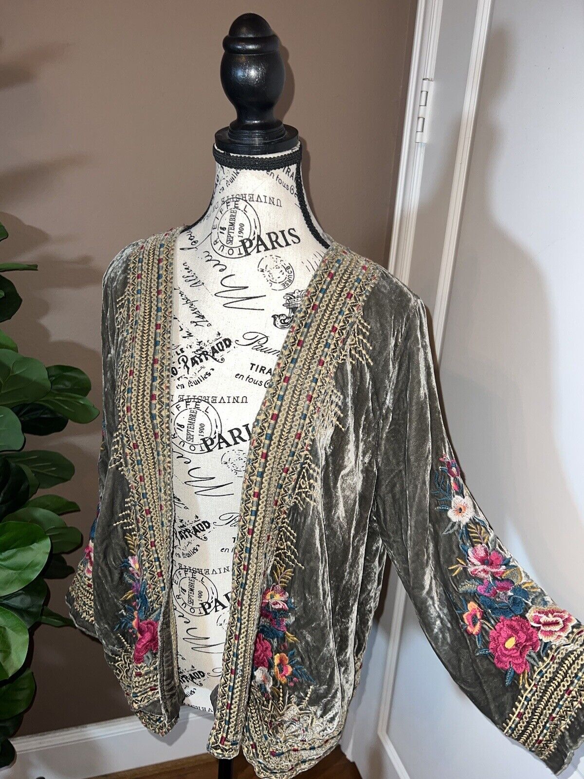 Johnny Was Large Olive Velvet & Silk Kimono Wrap Jacket Coat Embroidered Roses