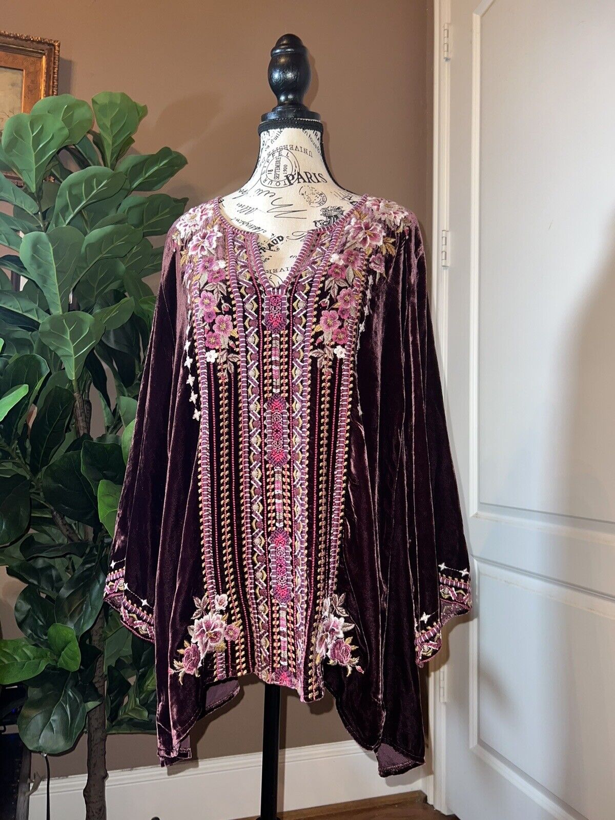 Johnny Was M Medium Purple Velvet Heavily Embroidered Tunic Top Kimono Sleeves