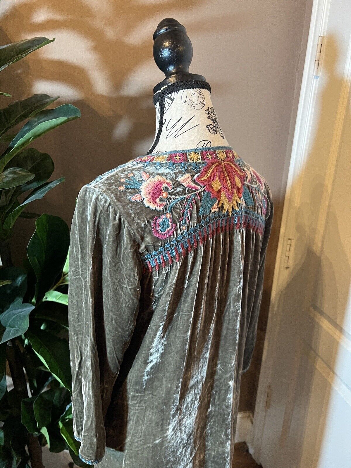 Johnny Was M Medium Grey Velvet Kimono Tunic Mini Dress STUNNING Embroidery