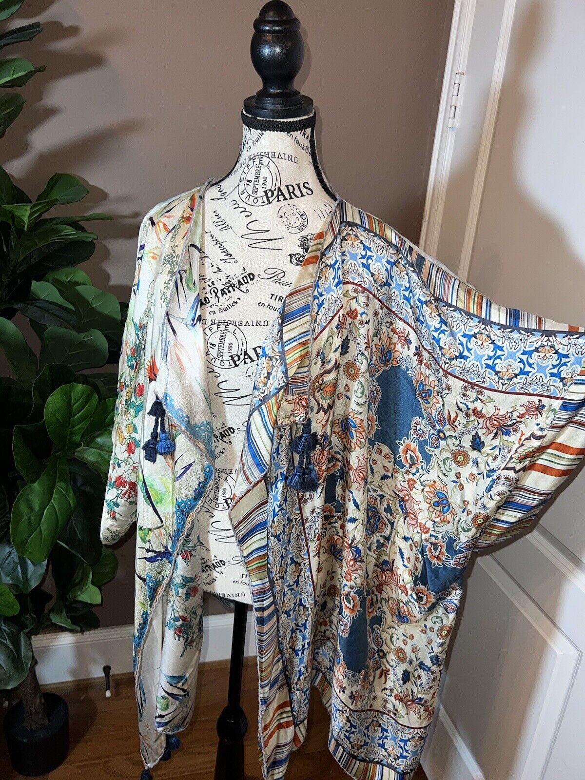 Johnny Was O/S 100% Silk Kimono Wrap Poncho Top STUNNING BACK Tassels