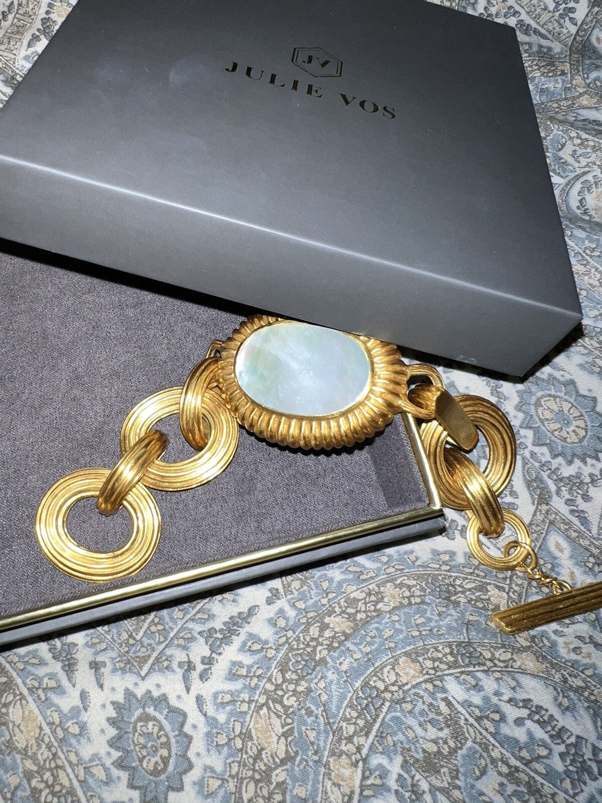 Julie Vos Mother Of Pearl Statement Link Bracelet Toggle Closure Julie Vos