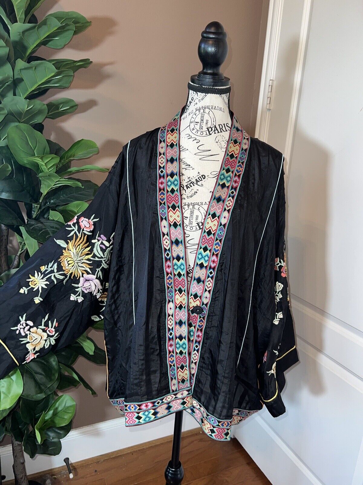 Johnny Was 100% Silk Black Kimono XXL 2X 2XL Floral Embroidered Jacket