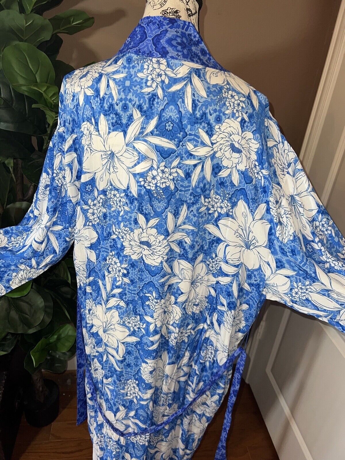 Johnny Was Sz XXL 2X Long Silky Duster Kimono BLUE & White Full Length