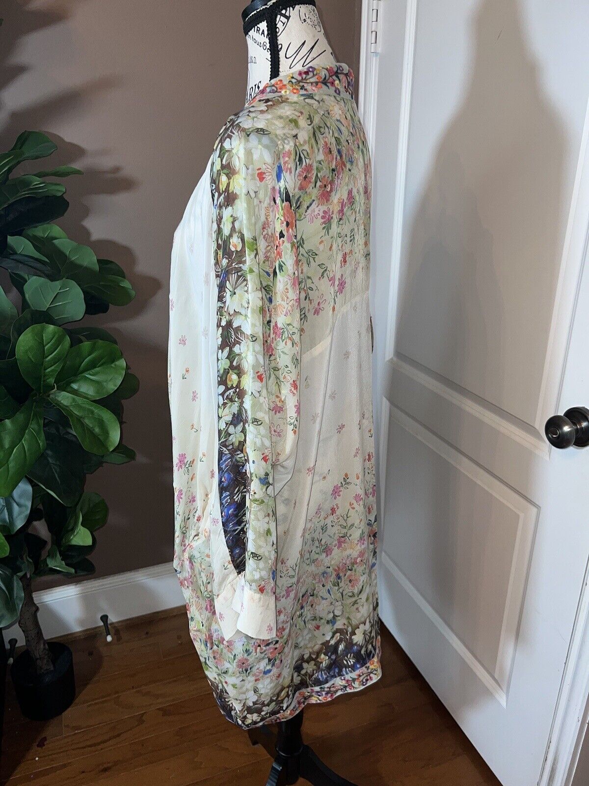 Johnny Was Silky Long Kimono Floral Ivory Pockets Embroidered XXL 2XL 2X SPRING