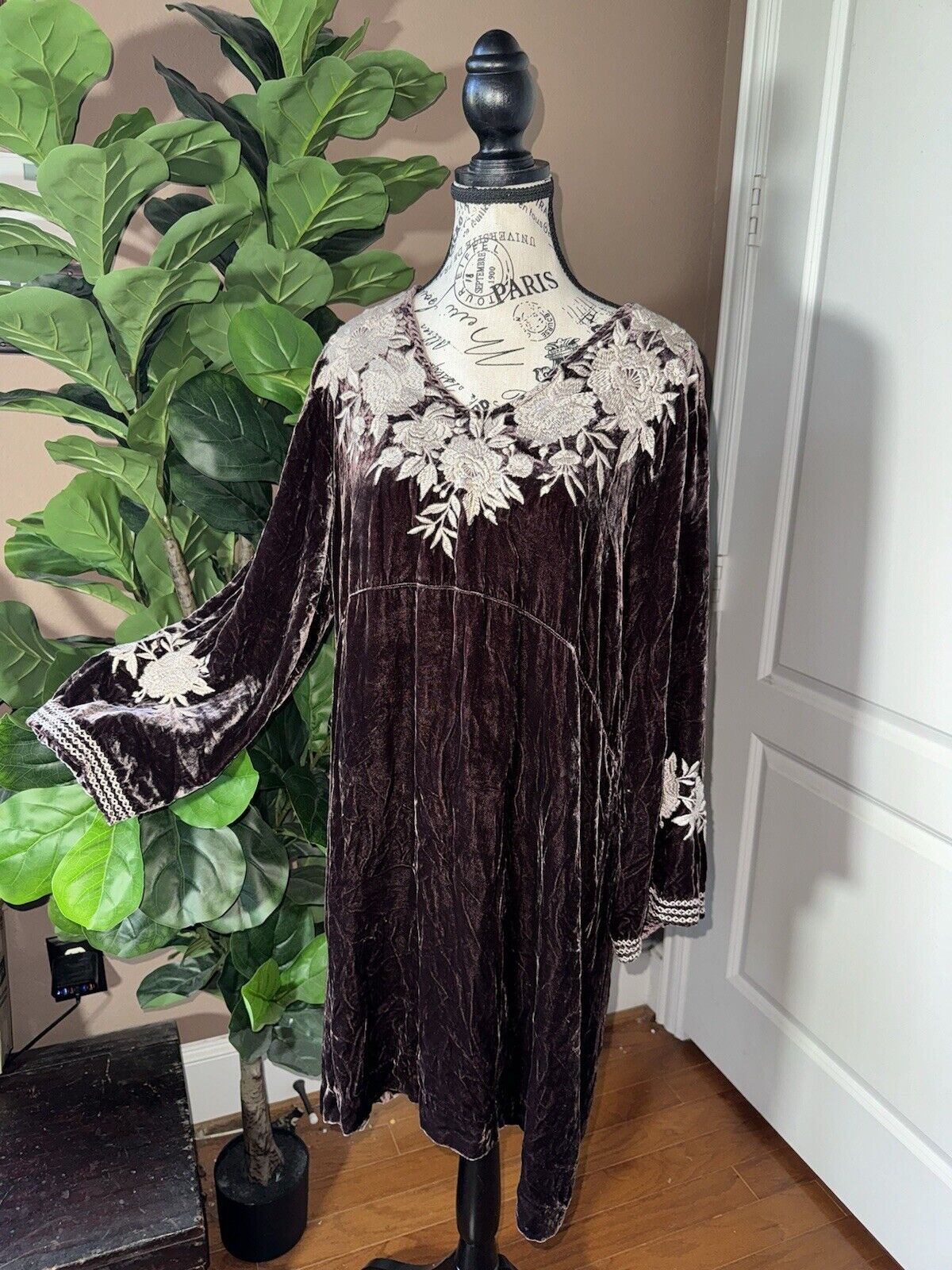 Johnny Was L Brown Velvet & Cream Embroidery Mini Dress Shift Tunic Top BOHO