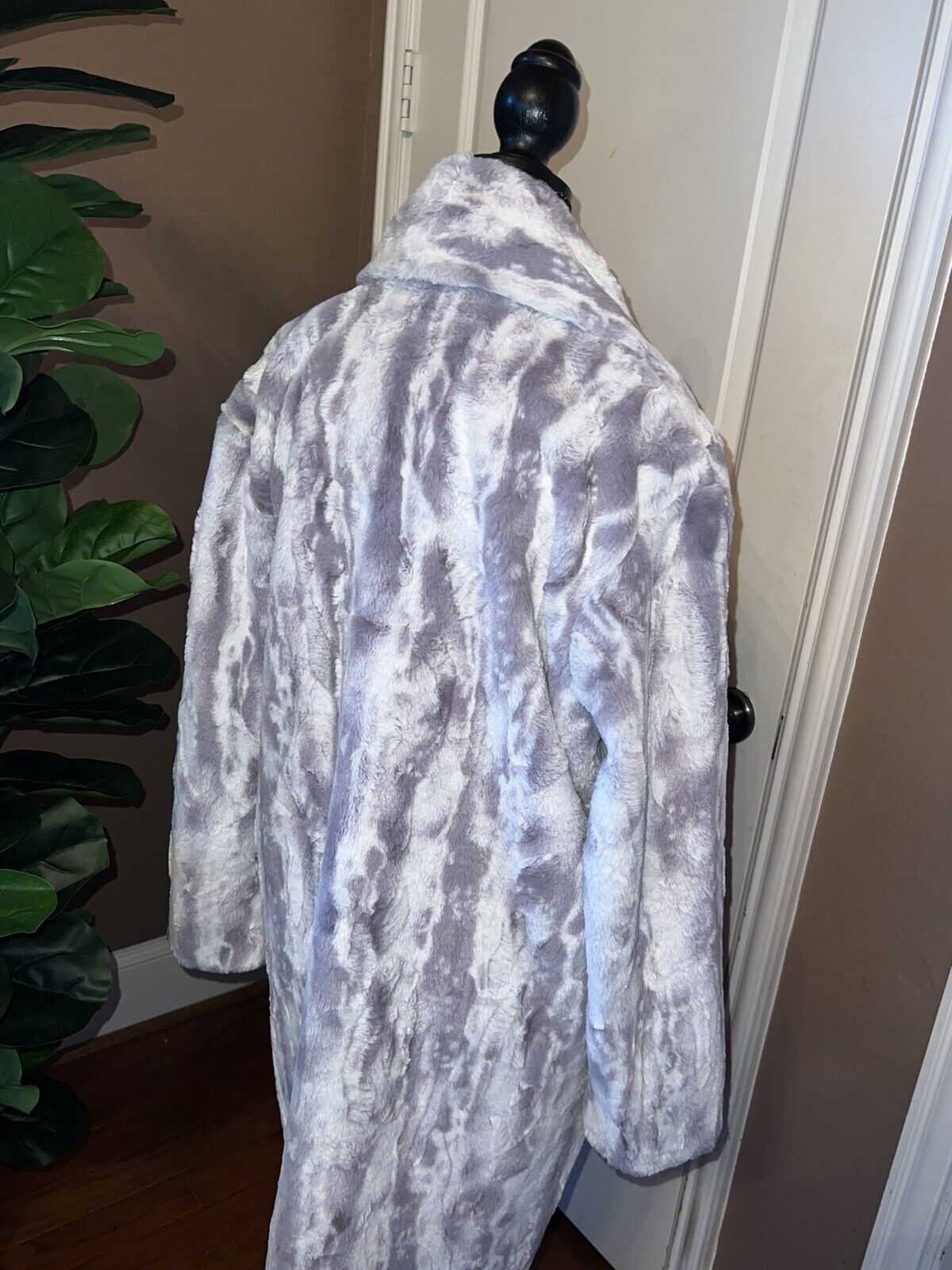 Johnny Was Snow Lynx Faux Fur Coat Jacket Wrap S Small  100% Silk Lining