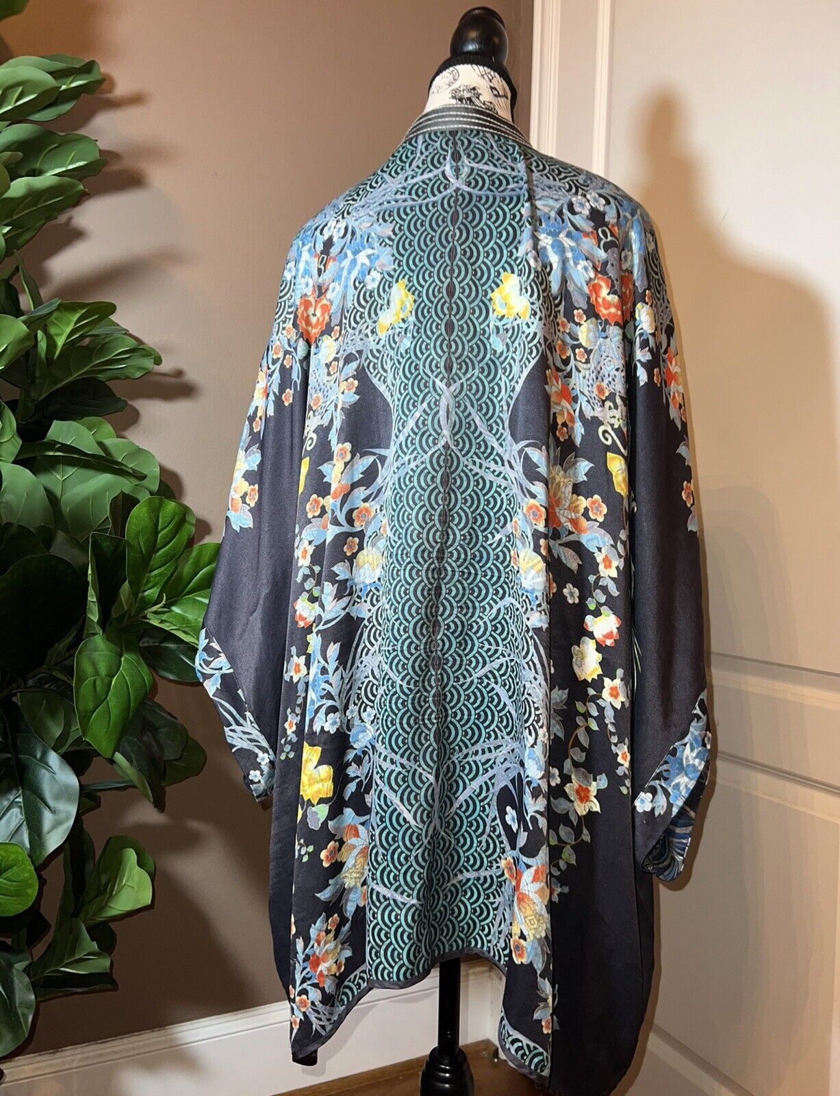 Johnny Was Sz L Silky Kimono Duster REVERSIBLE Embroidered Wrap  Dragon