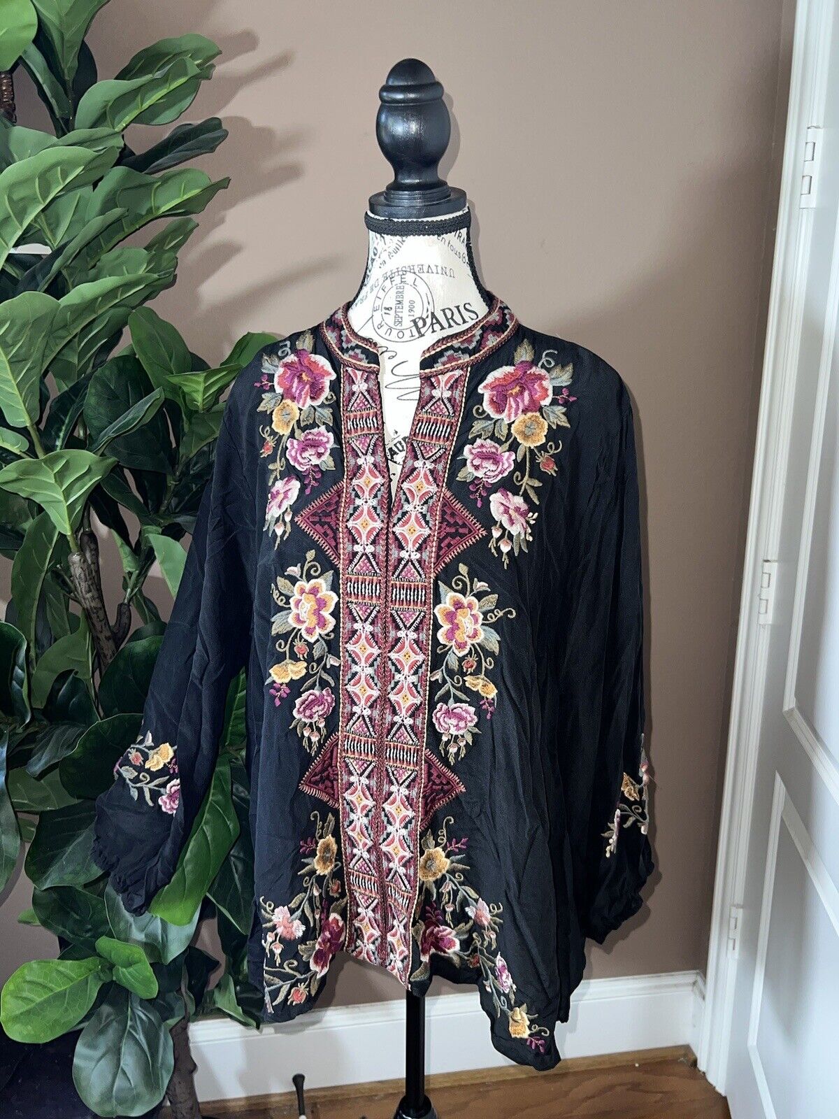 100% Silk Johnny Was Black Tunic Top XL 1X Kimono Embroidered Floral