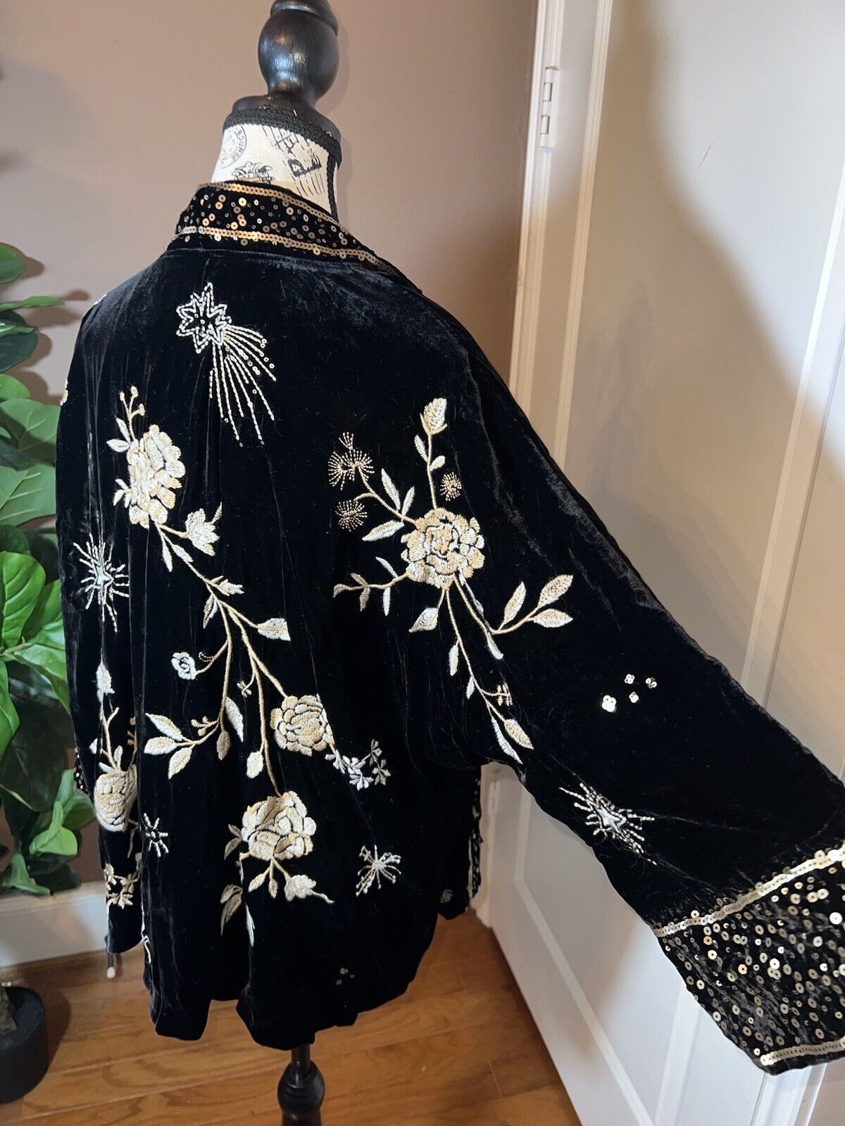 Johnny Was Black & Gold Velvet W/ Sequins & Silk Lining Kimono Jacket 1X