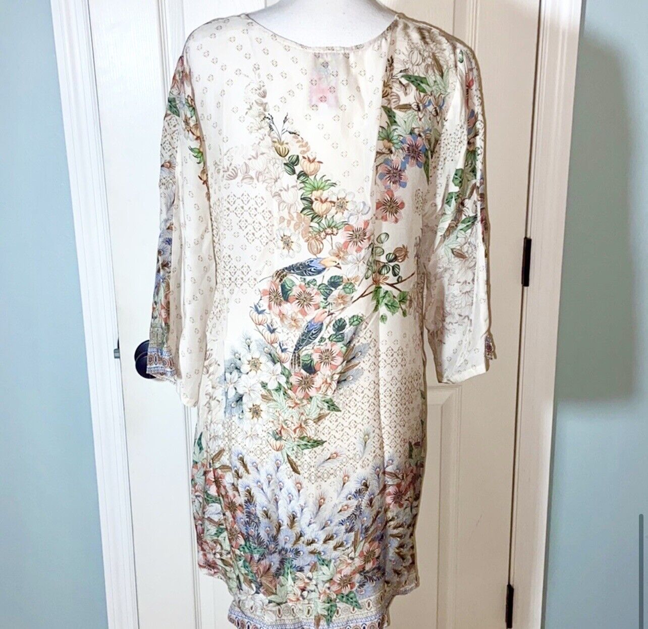 Johnny Was ELEGANT Silky Top w/ Birds/Flowers/Peacocks sz M