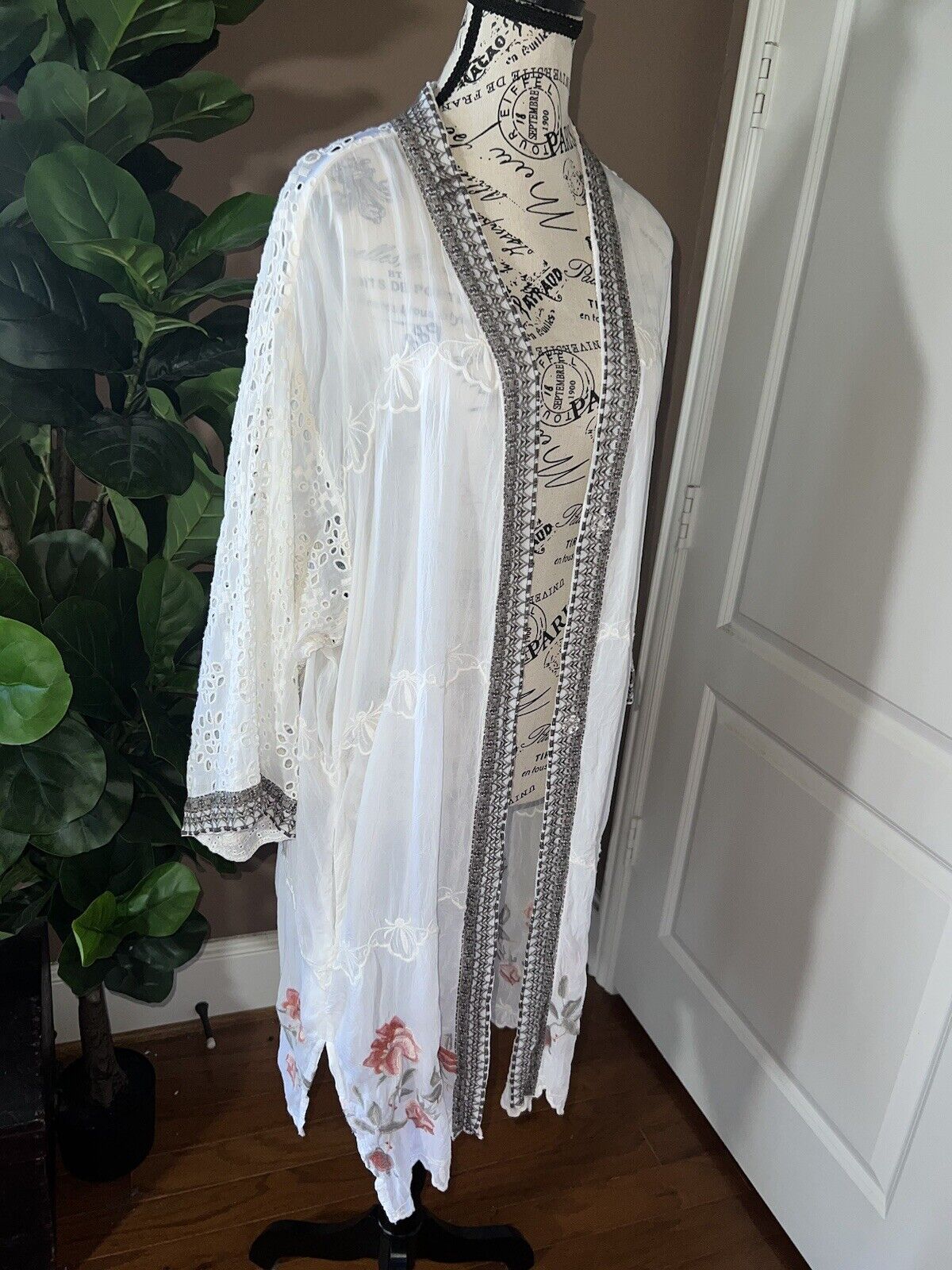 Johnny Was White Silky Long Kimono Duster Wrap Floral Embroidery XXL 2XL 2X