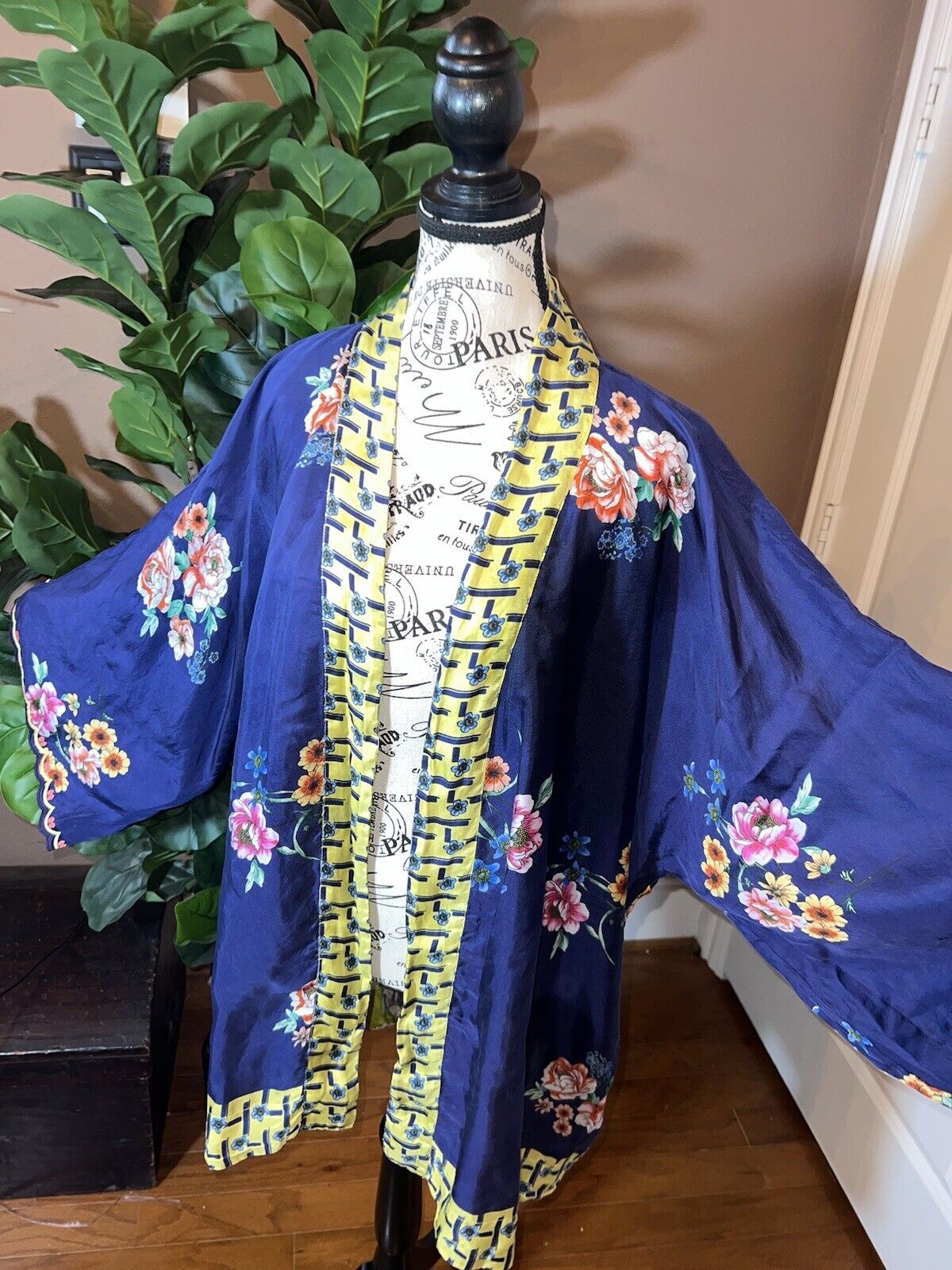 Johnny Was 100% Silk Kimono Wrap Coverup GORGEOUS Sz M