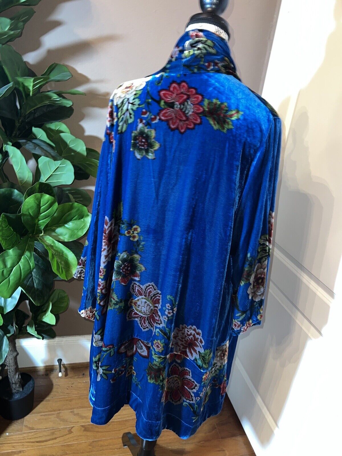 Johnny Was XL Blue Floral Velvet Kimono Wrap Jacket Duster Gorgeous Colors