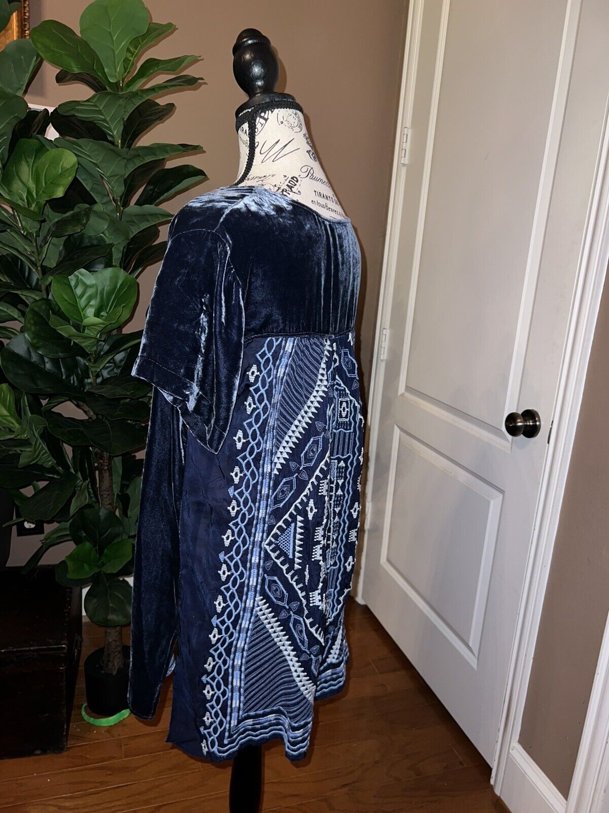 Johnny Was Medium Blue Velvet Heavily Embroidered Tunic Mini Dress Top