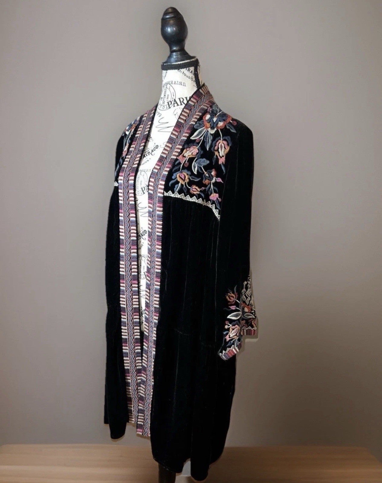 Johnny Was Velvet Kimono Wrap Jacket M Medium Black Embroidery Duster Oversized Johnny Was
