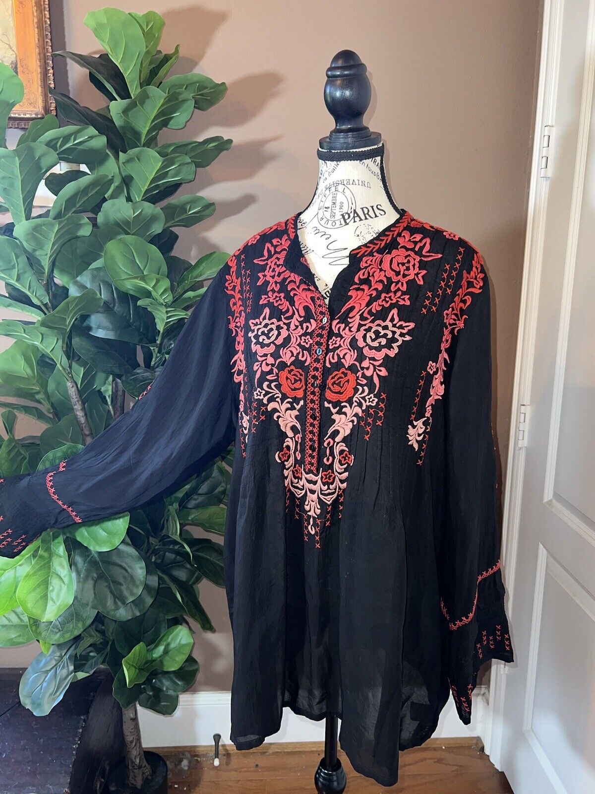 Johnny Was Silky Top Long Sleeve Button Up XXL 2X Gorgeous Black & Red Tunic