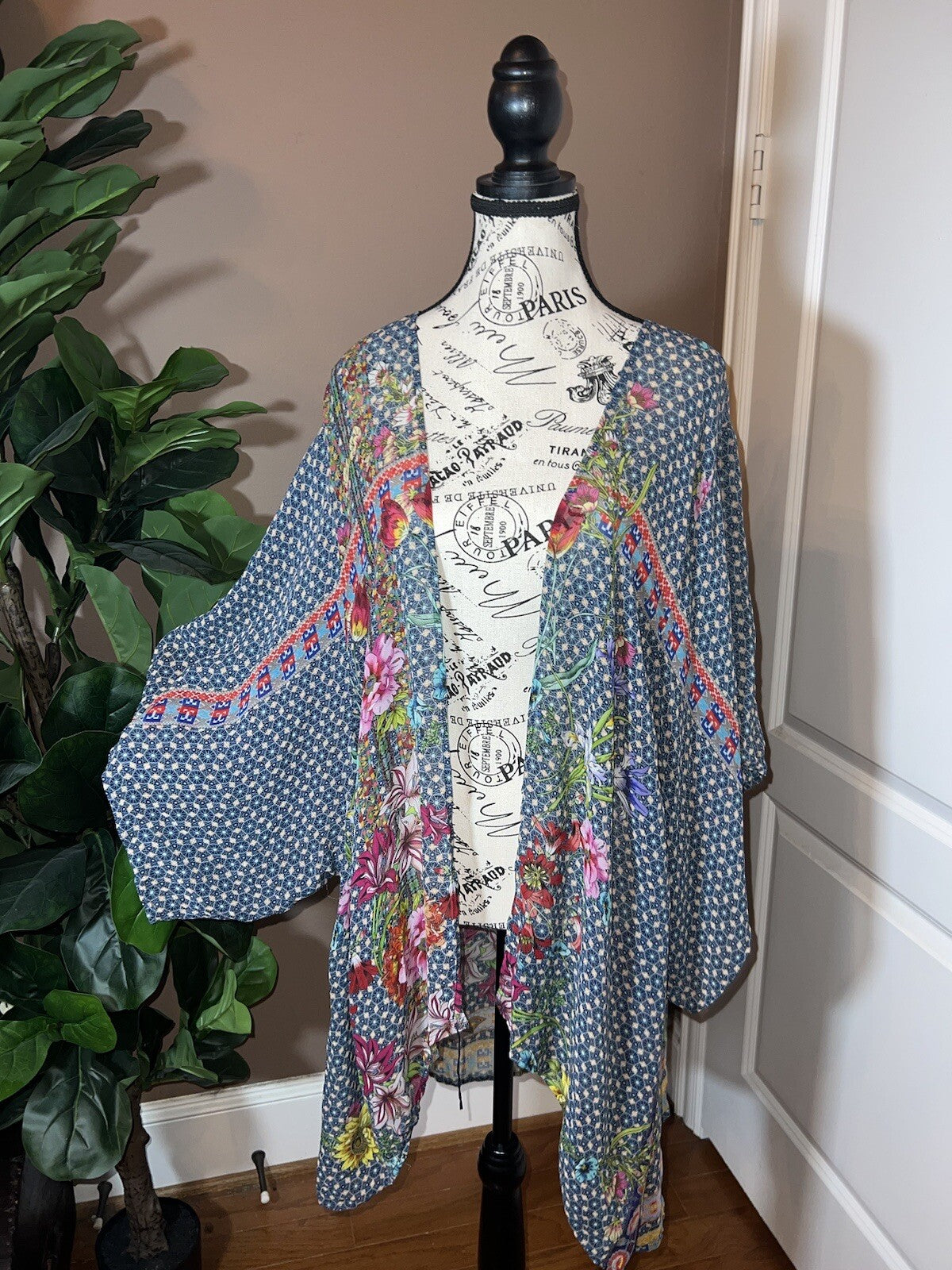 Johnny Was XL 1X 100% Silk Navy Floral Kimono Wrap Cover Up Top Blouse Cool BOHO Johnny Was