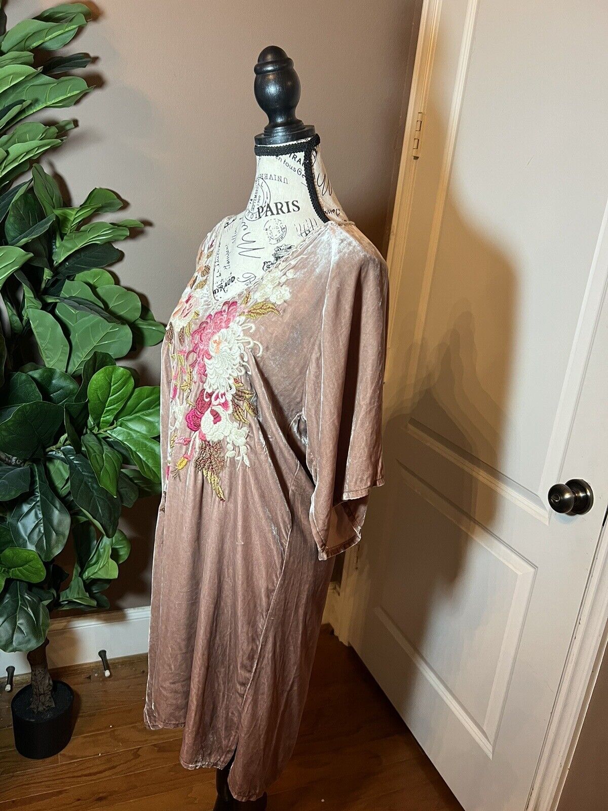 Johnny Was Large Dusty Rose Velvet Heavily Embroidered Mini Dress Tunic Top