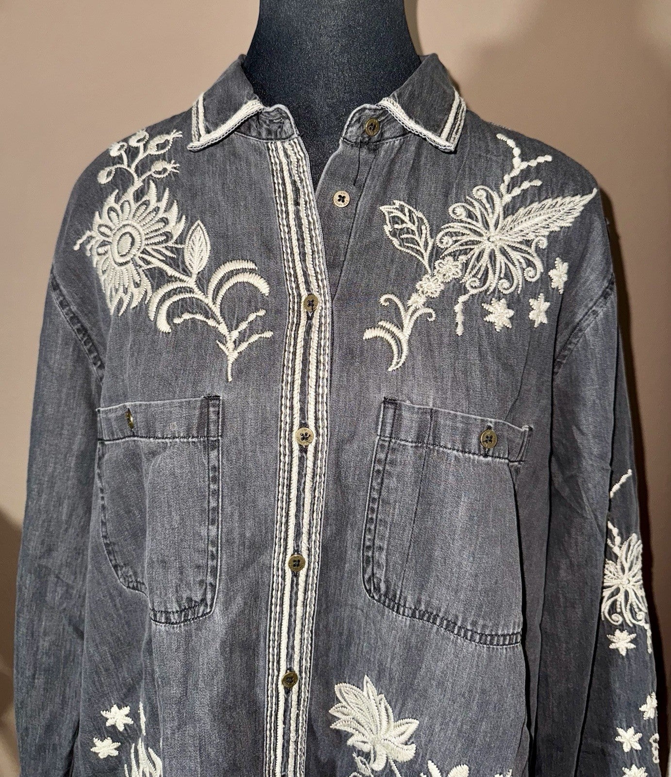 Johnny Was L Denim Chore Jacket Shacket Coat Black Grey Wash Embroidered Johnny Was