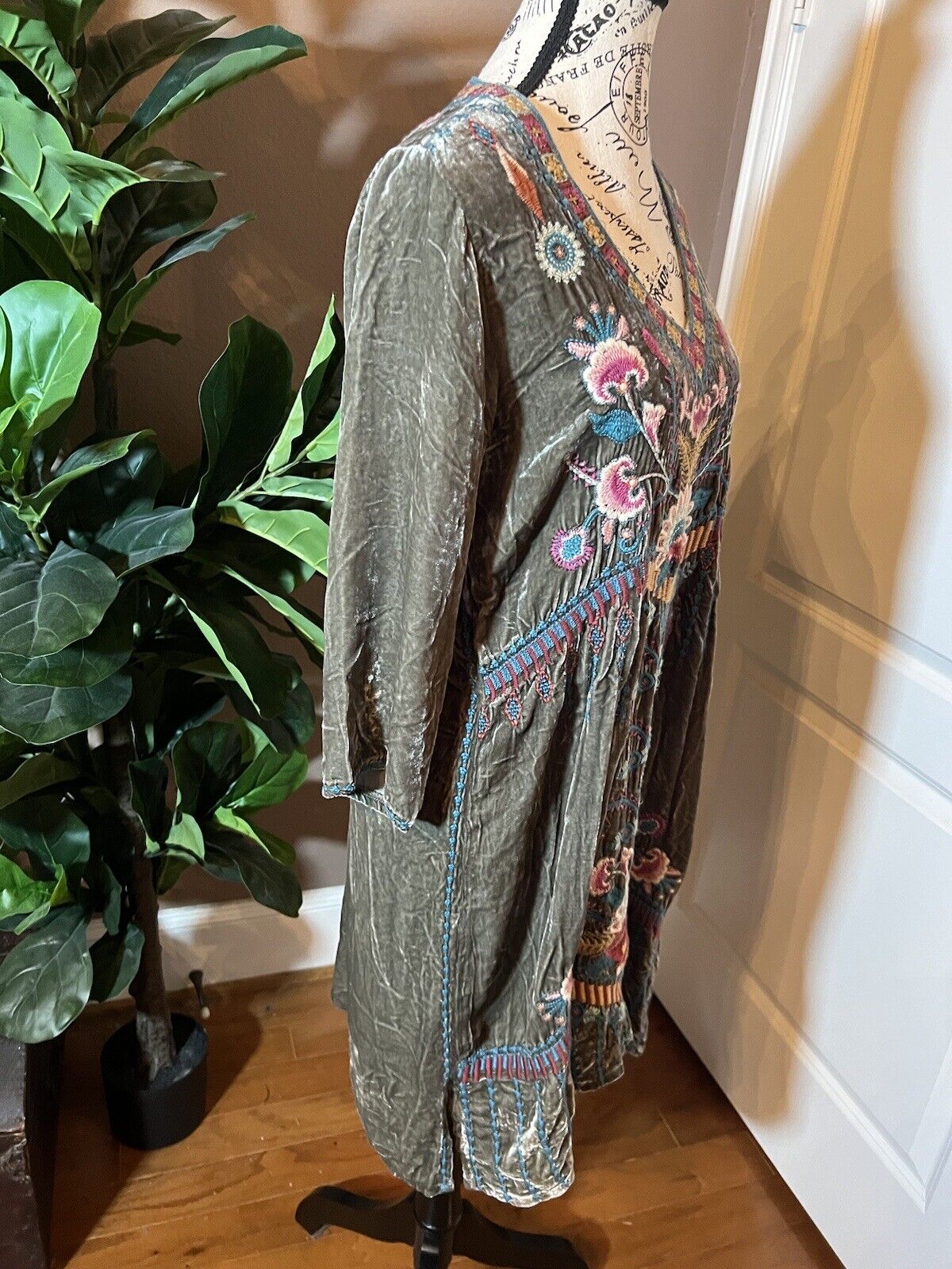 Johnny Was M Medium Grey Velvet Kimono Tunic Mini Dress STUNNING Embroidery