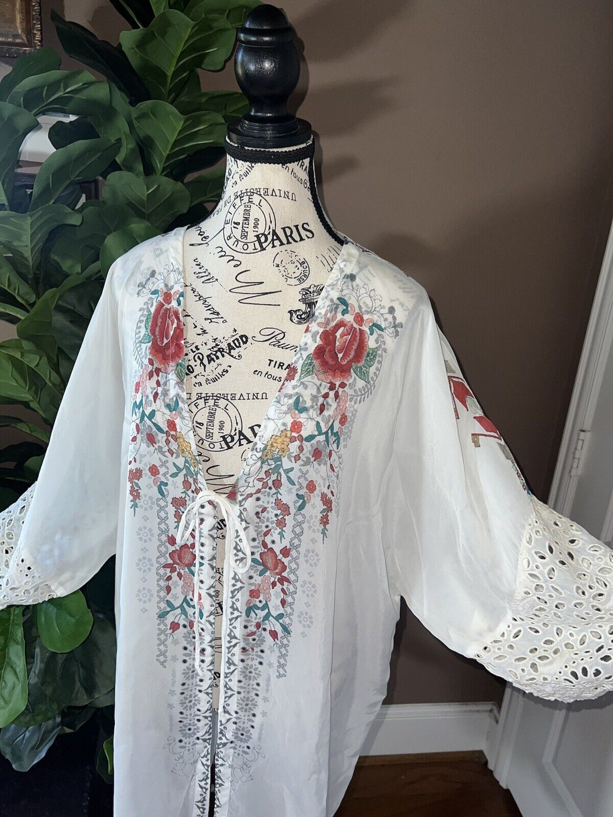 Johnny Was Silky Kimono Floral White Eyelet Lace OVERSIZED Sz M Medium