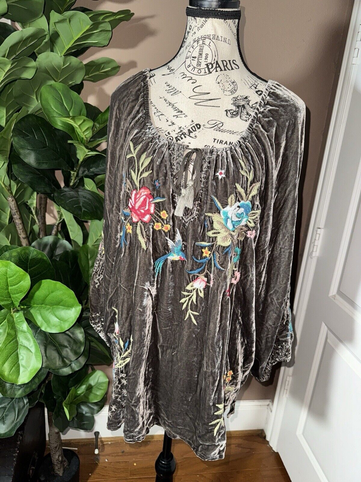 Johnny Was Sz XL Grey Velvet Heavily Embroidered Peasant Top Tunic Blouse